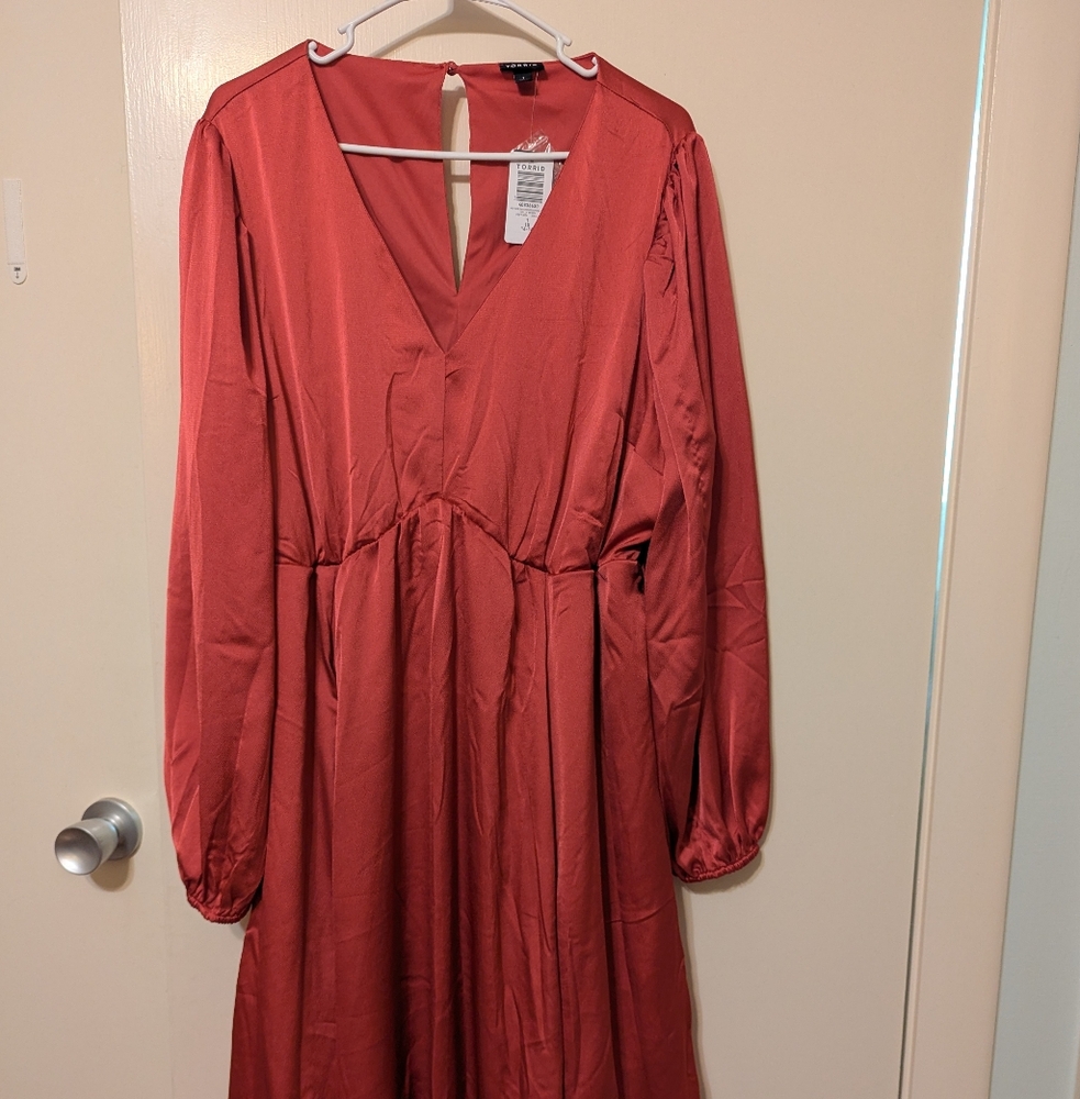 Torrid Mini Bubble Charmeuse Babydoll Dress in Holly Berry Pink Size 1x